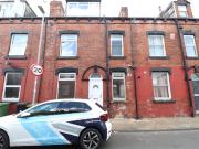 2 bedroom terraced house to rent