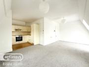 2 BEDROOM TOP FLOOR FLAT OVERLOOKING VIVARY PARK