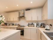 2 bedroom town house for rent in Station Road...