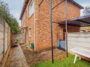 2 Bedroom Townhouse For Sale in Allen's Nek