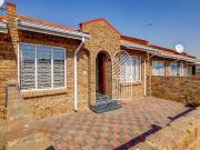 2 Bedroom Townhouse in Norkem Park