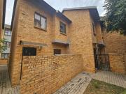 2 Bedroom Townhouse in Rooihuiskraal North