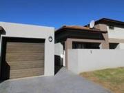 2 Bedroom Townhouse in Winterstrand, East London