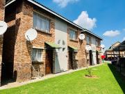 2 Bedroom townhouse sectional to rent in Edleen, Kempton...