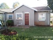 2 Bedroom townhouse sectional to rent in Weltevreden...