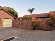 2 Bedroom Townhouse To Let in Meyerspark