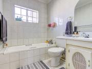 2 Bedroom Townhouse To Rent in Freeway Park