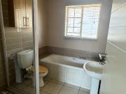 2 Bedroom Townhouse To Rent in Mooikloof Ridge