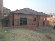 2 Bedroom Townhouse to rent in Wilgeheuwel