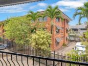 2 BEDROOM UNFURNISHED UNIT CLOSE TO THE HOSPITAL!