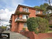 2 Bedroom Unit in Handy Location