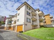 2 BEDROOM UNIT IN PRIME LOCATION!