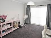 2 Bedroom Unit in the Heart of Cranbourne!