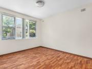 2 bedroom unit minutes from station