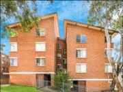 2 Bedroom Unit with Balcony & Lock Up Garage