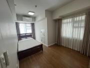 2 Bedroom Unit with Bathtub For rent at Kroma Tower,...