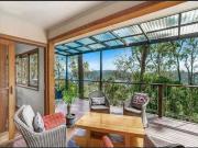 2 Bedroom Upper Duplex with Pittwater Views