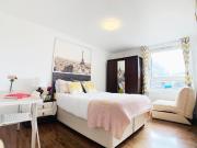 2 Bedroom with Living Room Close to EDGWARE