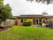 2 Bedrooms 1 Bathroom 1 Carpark on 12 Surrey Road in...