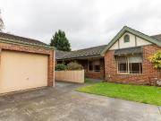 2 Bedrooms 1 Bathroom 1 Carpark on 12 Surrey Road in...