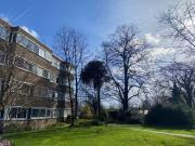2 bedrooms Apartment or flat to rent in Queenswood...