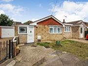 2 Bedrooms Bungalow for rent in Beatrice Avenue, Canvey...