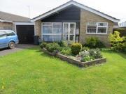 2 Bedrooms Bungalow for rent in Downleaze, South Woodham...