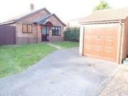 2 Bedrooms Bungalow for rent in Gregson Gardens,...