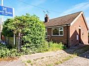 2 Bedrooms Bungalow for rent in Southfield Road,...