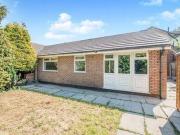 2 Bedrooms Bungalow for rent in Stonethwaite Close,...