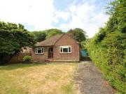 2 Bedrooms Bungalow for rent in Stroude Road, Virginia...