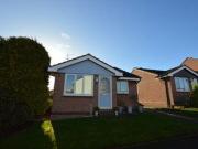 2 Bedrooms Bungalow for rent in Swallow Close, Barnsley S75