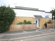 2 Bedrooms Bungalow for rent in The Hollies, Stanford Le...