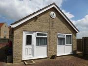 2 Bedrooms Bungalow for rent in Willow Lane, Cranwell...