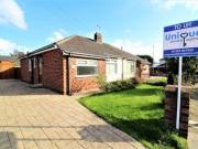 2 Bedrooms Bungalow for rent in Woodley Avenue, Thornton...