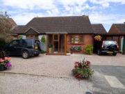 2 Bedrooms Bungalow for sale in 41 Upton Gardens, Upton...
