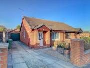 2 Bedrooms Bungalow for sale in Aberfield Drive,...