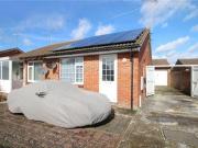 2 Bedrooms Bungalow for sale in Admirals Walk,...
