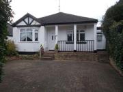 2 Bedrooms Bungalow for sale in Castlecroft Road,...