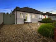 2 Bedrooms Bungalow for sale in Chelmsford Drive,...