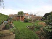 2 Bedrooms Bungalow for sale in Eagle Close, Weston...