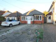 2 Bedrooms Bungalow for sale in Higham Road, Wainscott,...