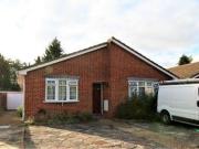 2 Bedrooms Bungalow for sale in Kingsmead, Camberley GU16