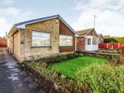 2 Bedrooms Bungalow for sale in Oulton Avenue, Bramley,...