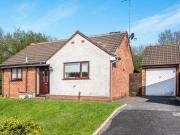 2 Bedrooms Bungalow for sale in Rockingham Close,...
