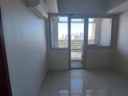2 Bedrooms Condo For Rent in One Wilson Square,...
