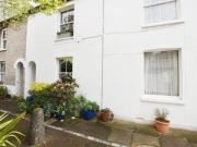 2 Bedrooms Cottage for rent in Cambridge Cottages, Kew TW9