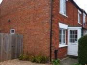 2 Bedrooms Cottage for rent in Chaple Street, Woburn...