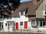 2 Bedrooms Cottage for rent in High Street, Staplehurst,...