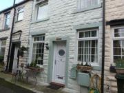 2 Bedrooms Cottage for rent in Stott Street, Milnrow,...